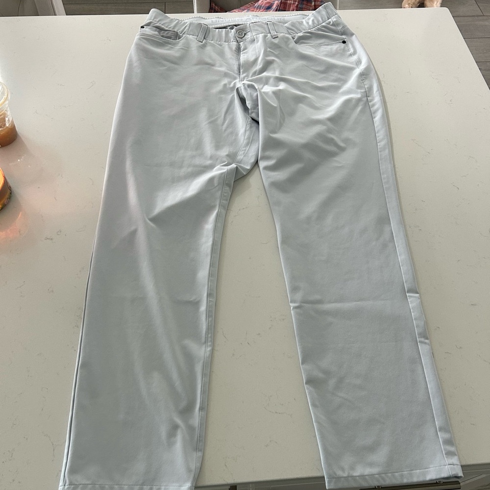 Under Armour Light Gray Athletic Pants